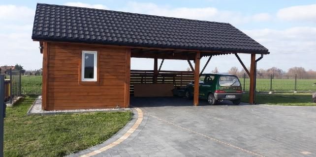 Wiata garażowa drewniana wykonana przez Drewport w Bystra