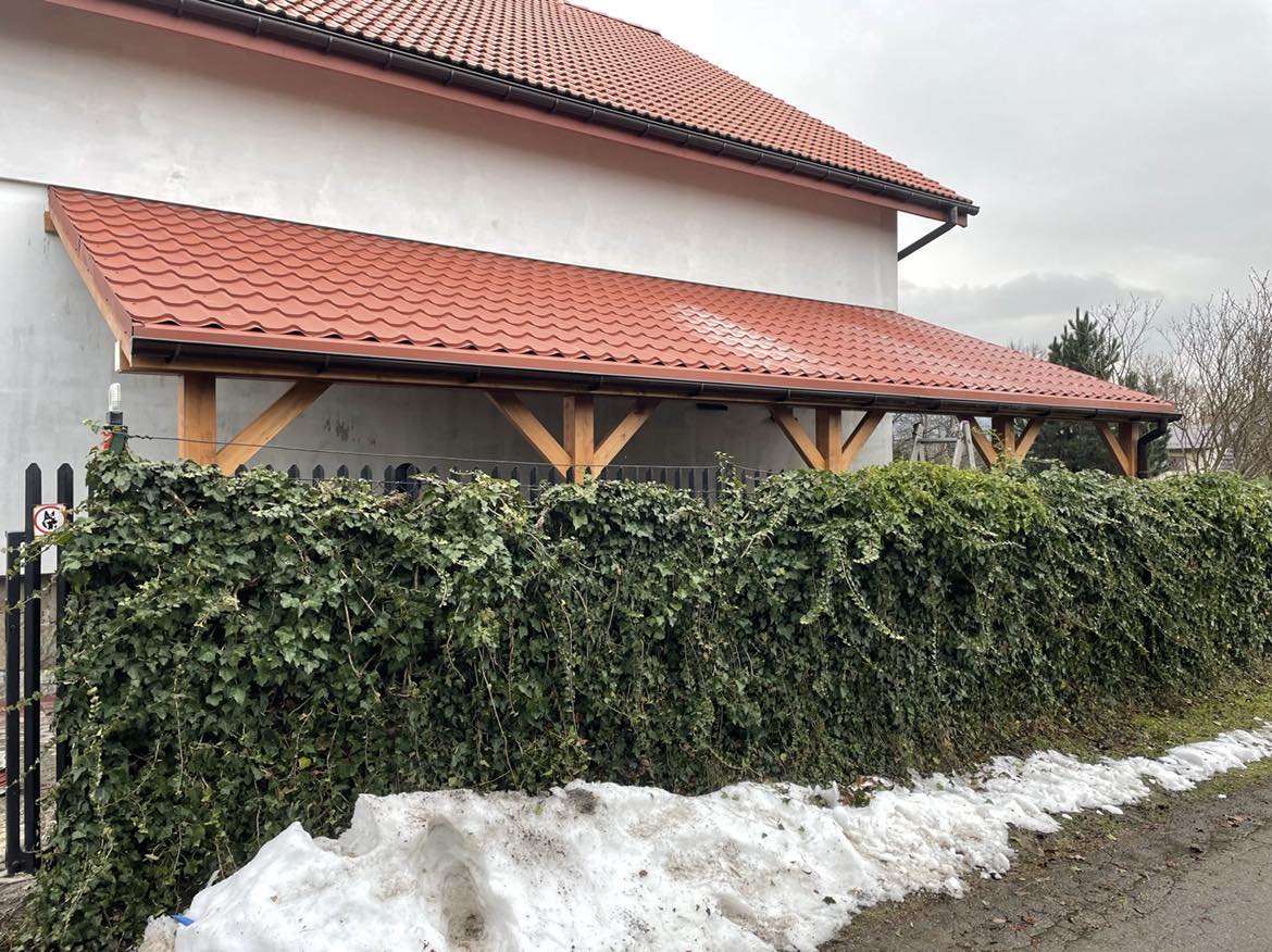 Wiata garażowa drewniana wykonana przez Drewport w Bielsko-Biała