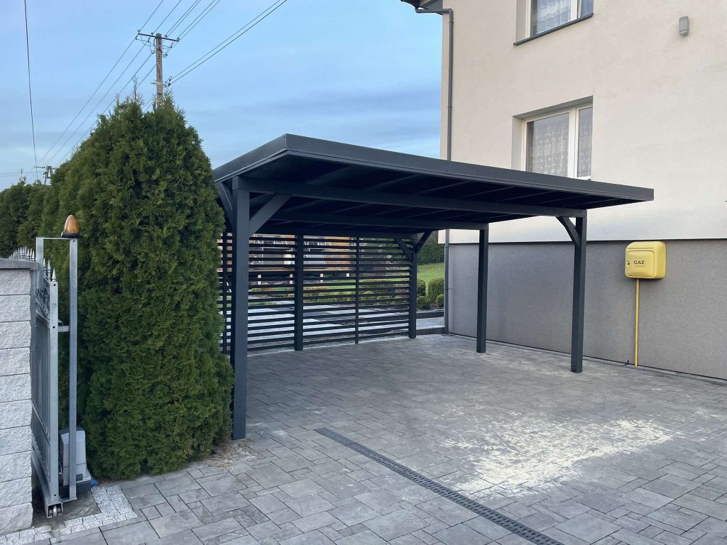 Wiata garażowa drewniana wykonana przez Drewport w Bielsko-Biała