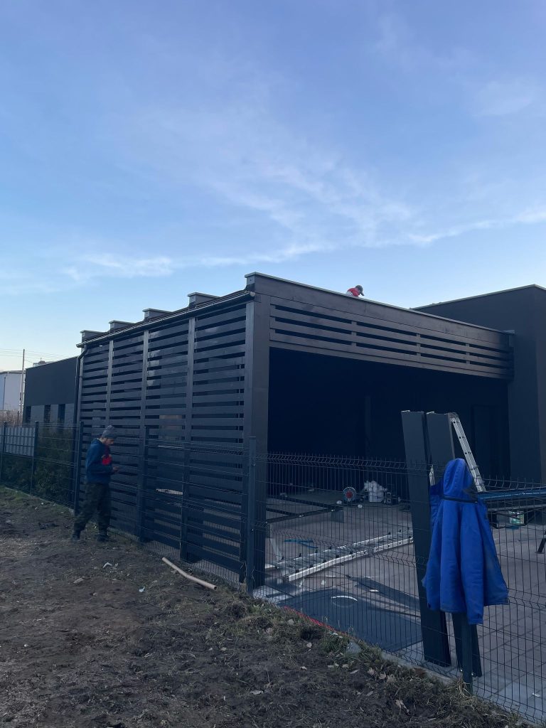 Wiata garażowa drewniana wykonana przez Drewport w Cieszyn