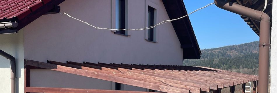 Wiata garażowa drewniana wykonana przez Drewport w Czechowice-Dziedzice