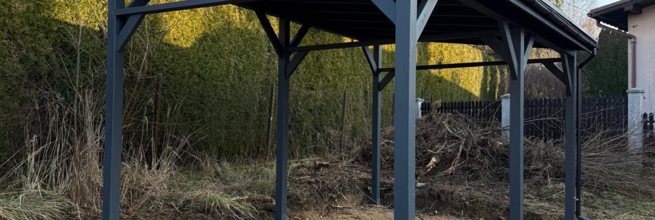Wiata garażowa drewniana wykonana przez Drewport w Żywiec